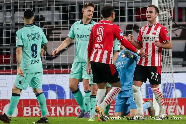 PSV soepel langs Willem II