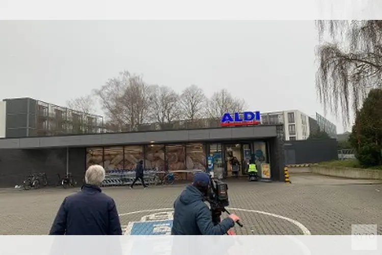 Discriminerende spreekkoren tijdens voetbalwedstrijd en supermarktoverval in Bureau Brabant