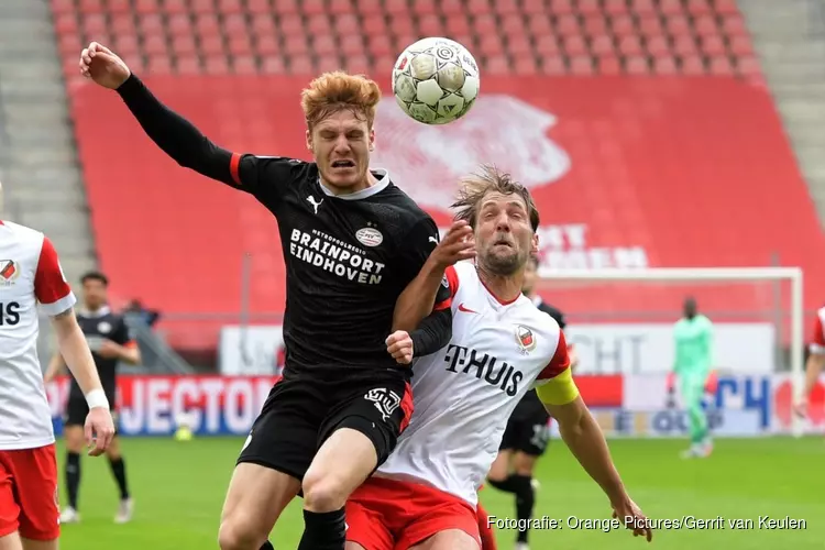 PSV sluit competitie af met puntendeling in Utrecht