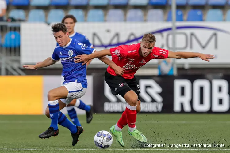 FC Den Bosch start competitie met winst in Brabantse derby tegen Helmond Sport
