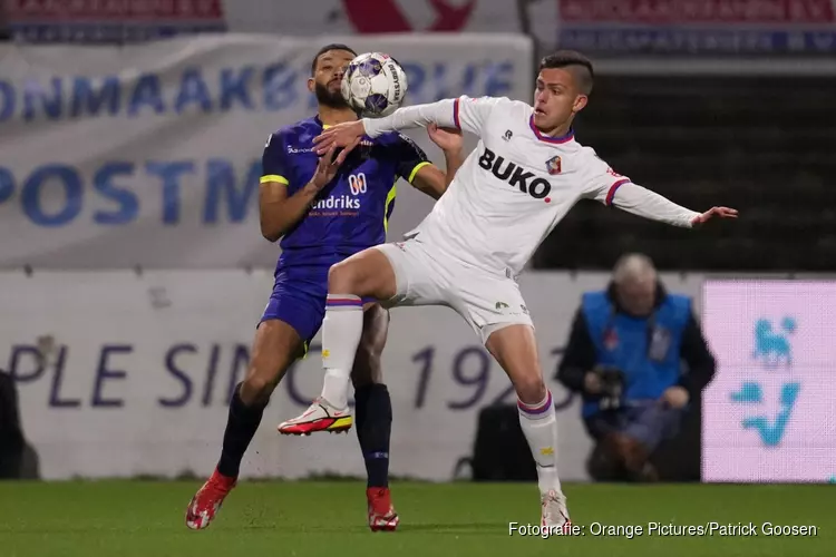 Bensabouh helpt Telstar in blessuretijd aan punt tegen TOP Oss