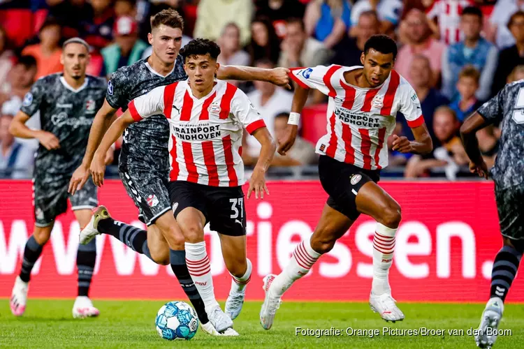 PSV start competitie met makkelijke avond tegen FC Emmen